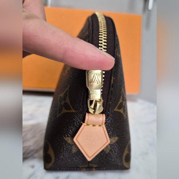 Louis Vuitton Monogram Cosmetic Pouch - Picture 4 of 10